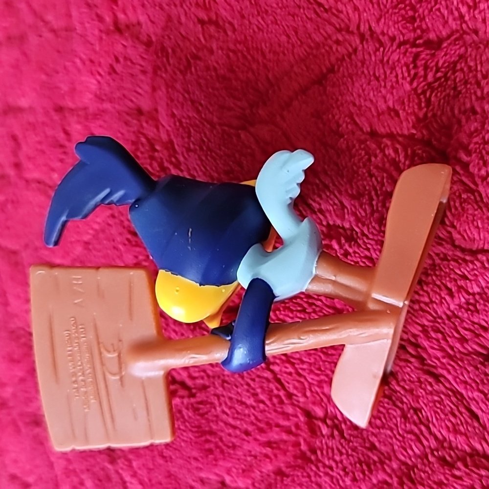 LOONEY TUNES ROAD RUNNER MCDONALDS, 2020 FIGURE WITH SIGN - Picture 2 of 4